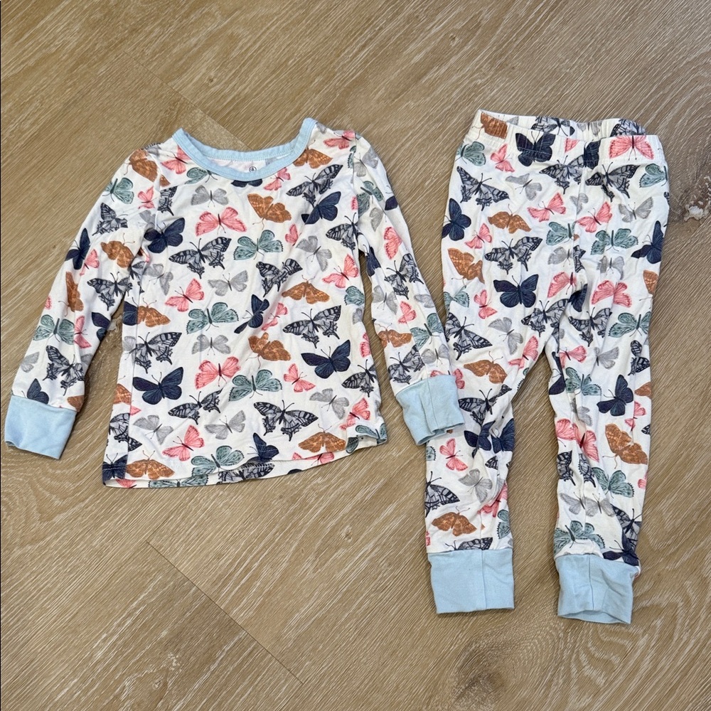 Caden Lane Butterfly Print Kids Pajama Set Size 18-24 Months